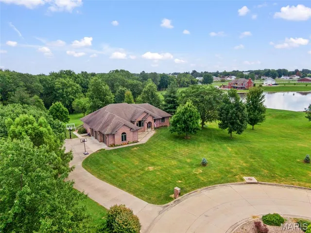 $725,000 | 514 Lakeside Manor Drive, Kirksville, MO 63501