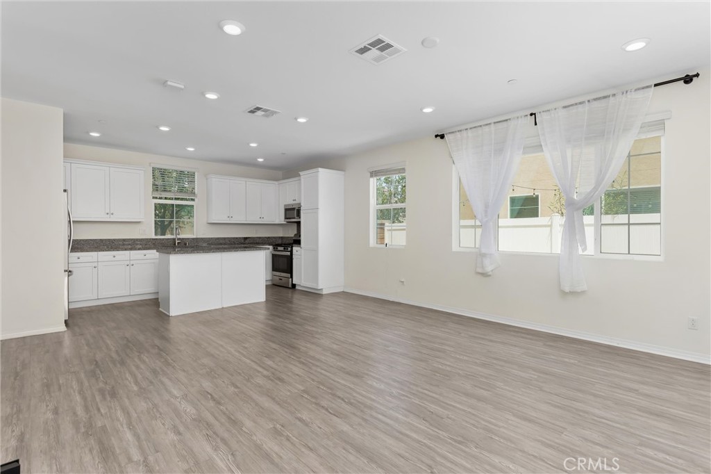 7947 Cold Creek Street Riverside, CA 92507 - Photo 7 of 34