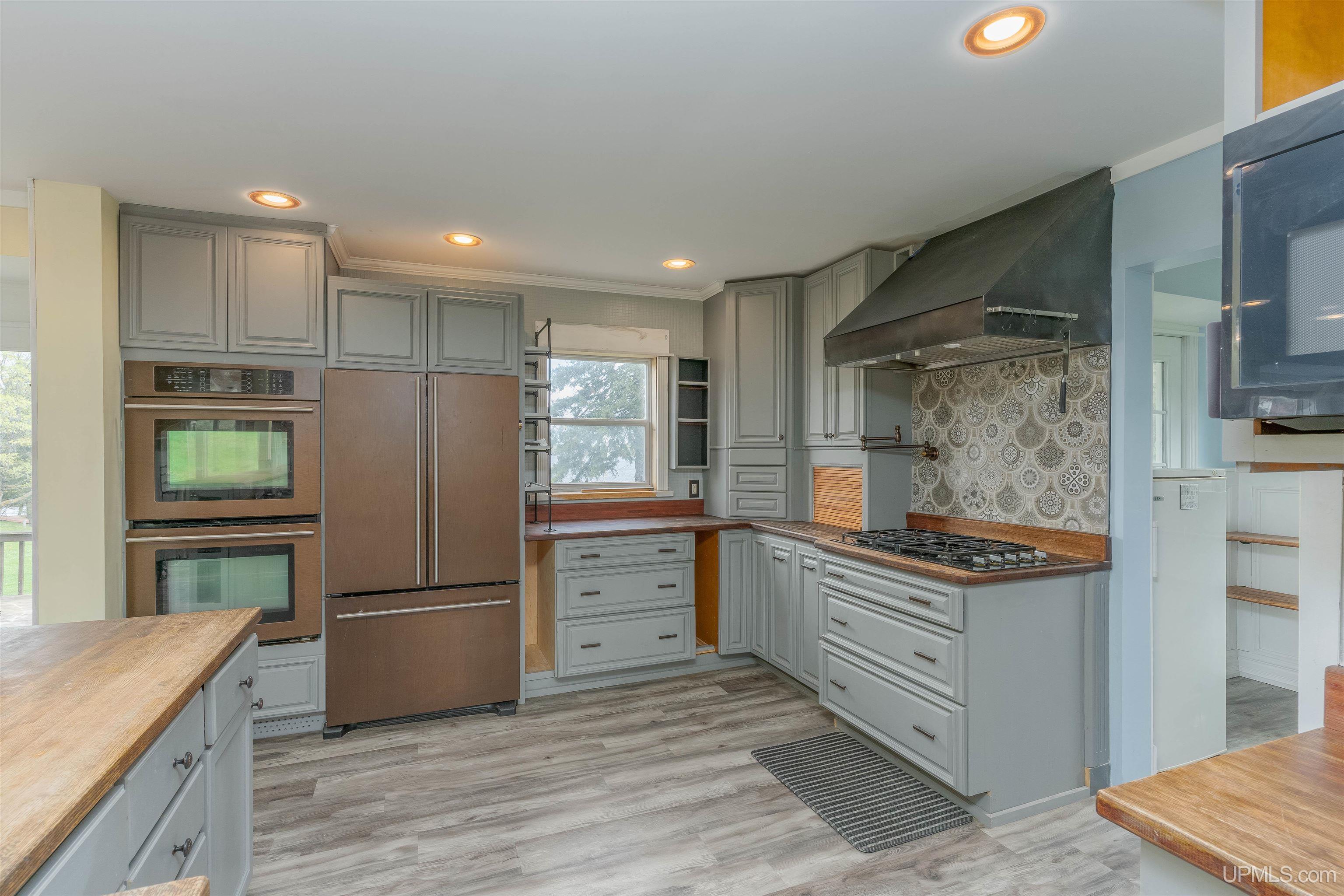 140 Sunset Shores Road Iron River, MI 49935 - Photo 5 of 61
