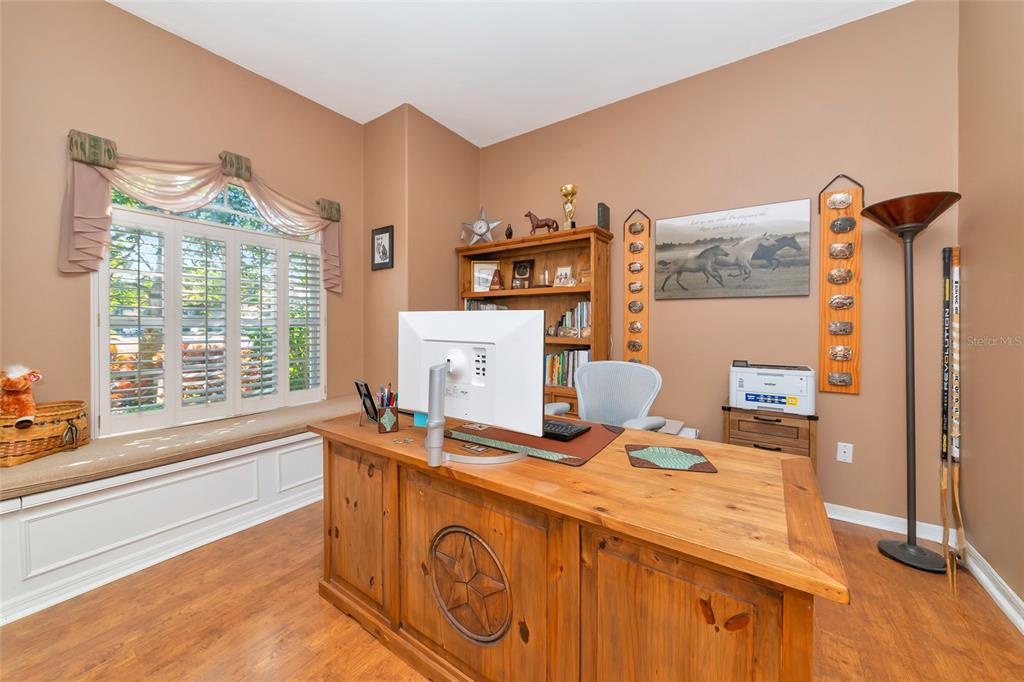4726 Old Farm Road Sarasota, FL 34233 - Photo 21 of 39