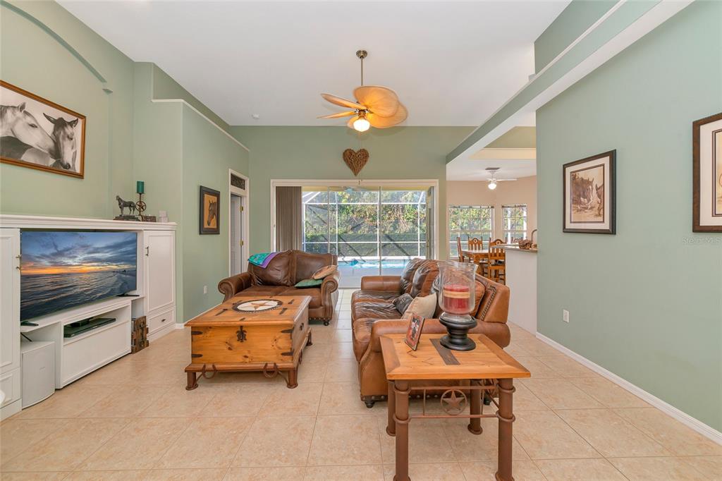 4726 Old Farm Road Sarasota, FL 34233 - Photo 6 of 39