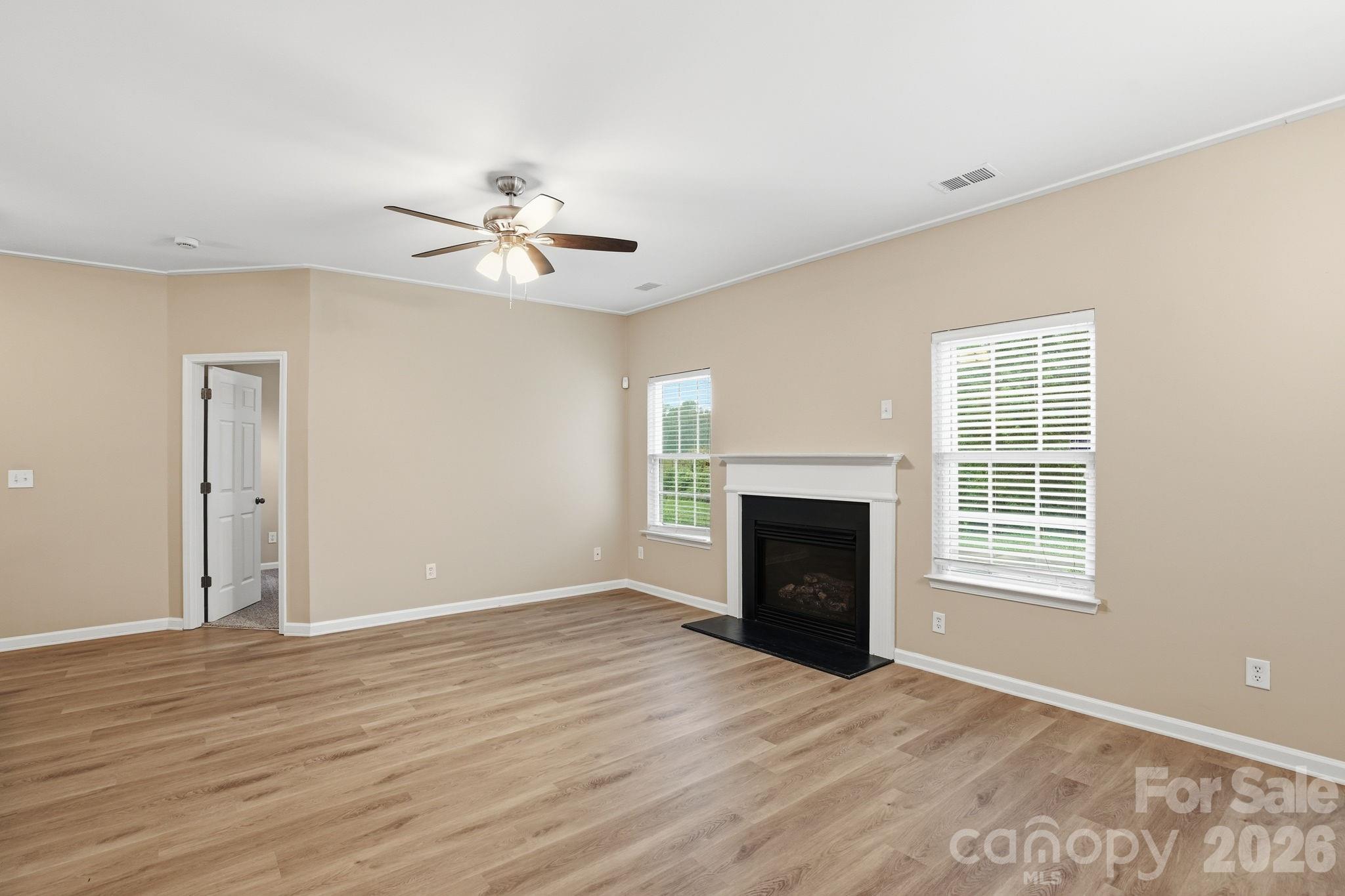 6427 Hermsley Road Charlotte, NC 28278 - Photo 4 of 45