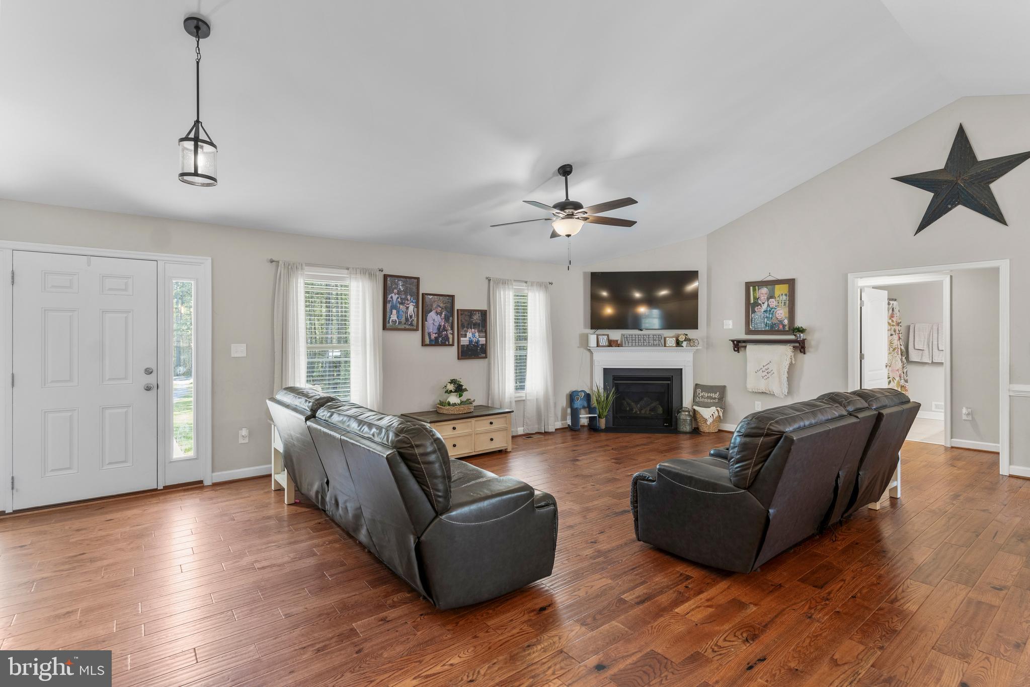 9915 Post Oak Road Spotsylvania, VA 22551 - Photo 4 of 35 Living Room w/Gas Log Fireplace & Ceiling Fan