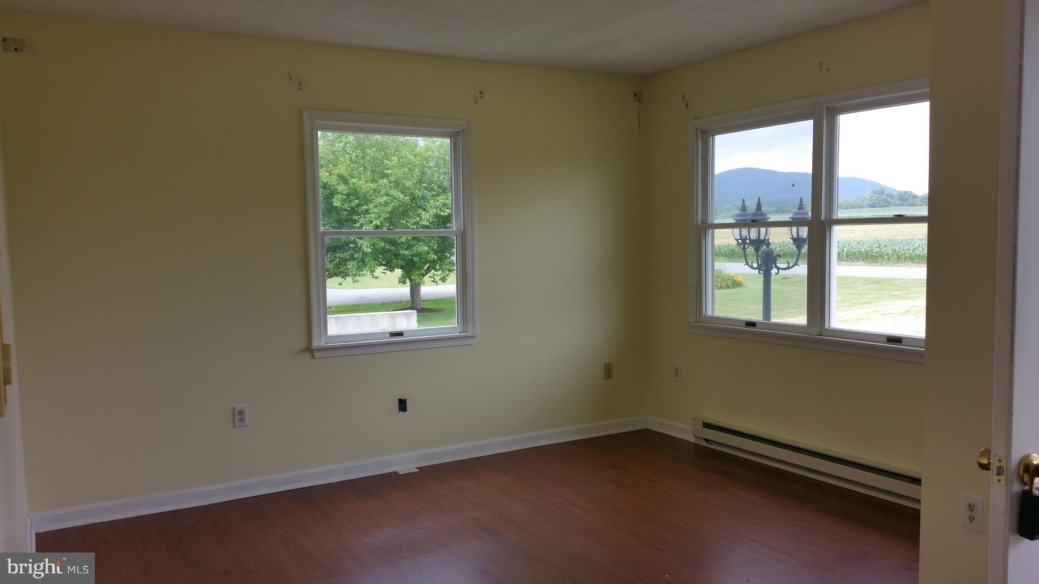 13727 Barnhart Road Clear Spring, MD 21722 - Photo 5 of 20 an empty room with a window