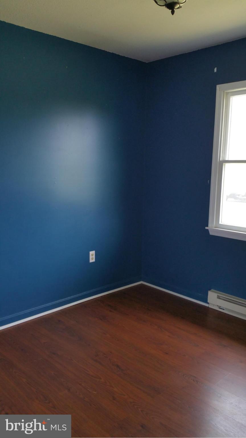 13727 Barnhart Road Clear Spring, MD 21722 - Photo 8 of 20 an empty room with a window