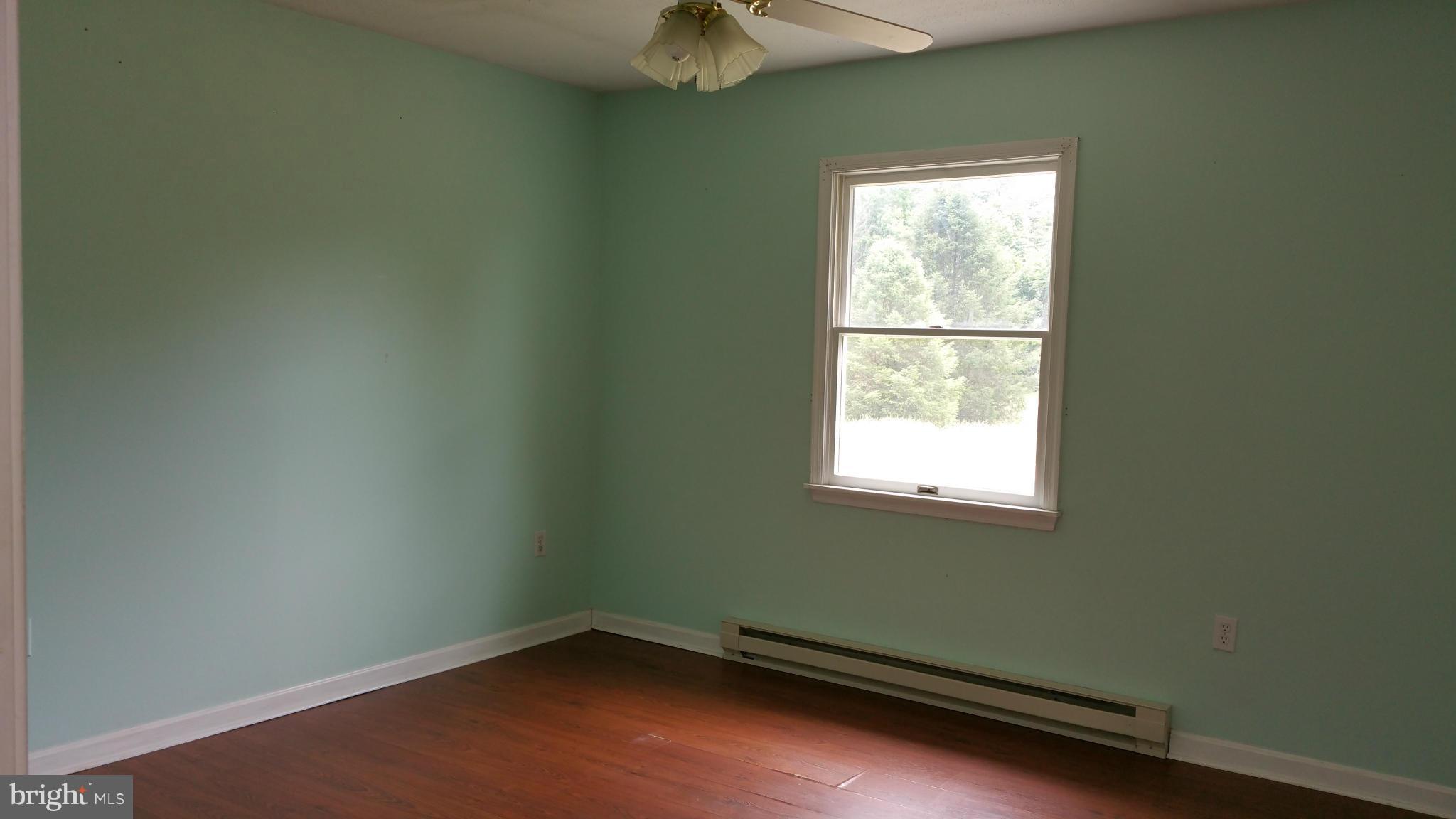 13727 Barnhart Road Clear Spring, MD 21722 - Photo 10 of 20 an empty room with a window