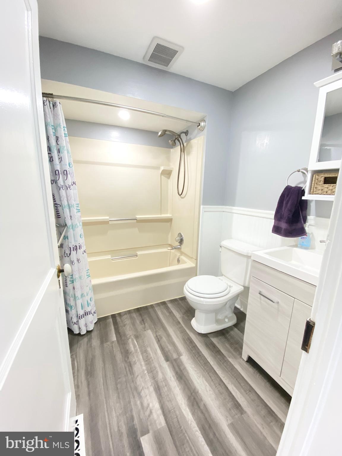 6 Goeller Avenue Baltimore, MD 21221 - Photo 26 of 43 Newer vanity, cabinets, fan and light fixtures