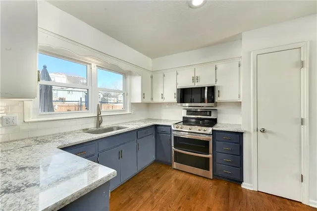 $399,900 | 1960 East Jamestown Drive, Olathe, KS 66062