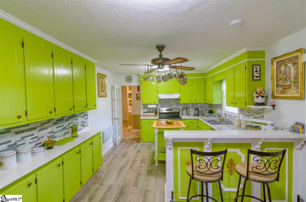 205 Woodfield Road Belton, SC 29627 - Photo 8 of 36