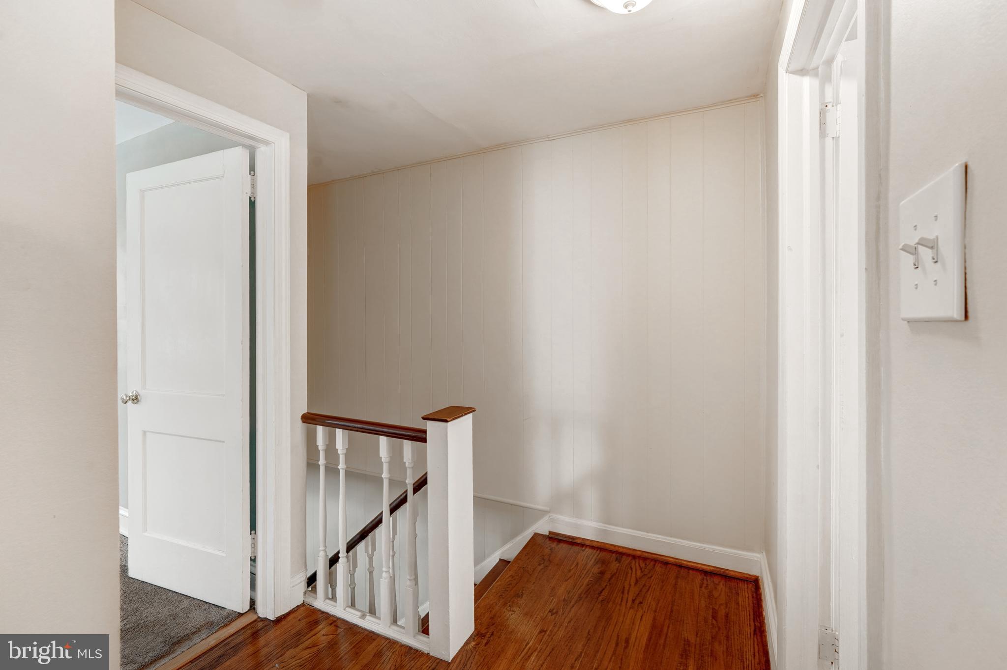 47 Greenhill Road Media, PA 19063 - Photo 12 of 26 2nd Floor hallway
