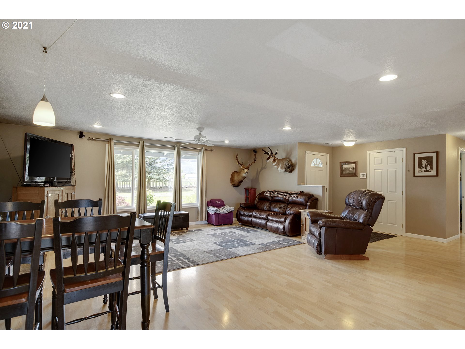 2266 Southwest Dilley Road Forest Grove, OR 97116 - Photo 8 of 32