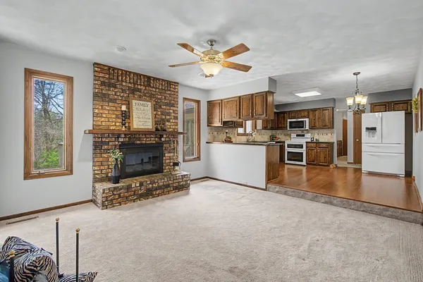 $349,900 | 24 Lori Ln Court, Geneseo, IL 61254