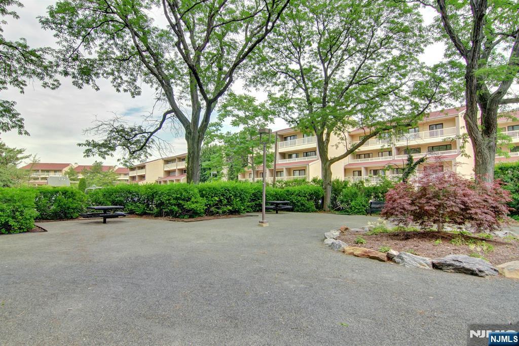 1203 River, Unit 5G Edgewater, NJ 07020 - Photo 30 of 34