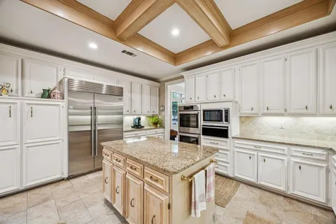 $1,730,000 | 3 Glenmeadow Court, Dallas, TX 75225