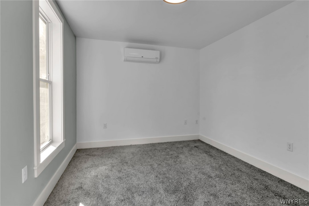 251 Normal Avenue Buffalo, NY 14213 - Photo 19 of 28