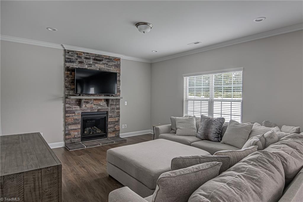 3224 Alyssa Way High Point, NC 27265 - Photo 5 of 34 Gallery Image 5