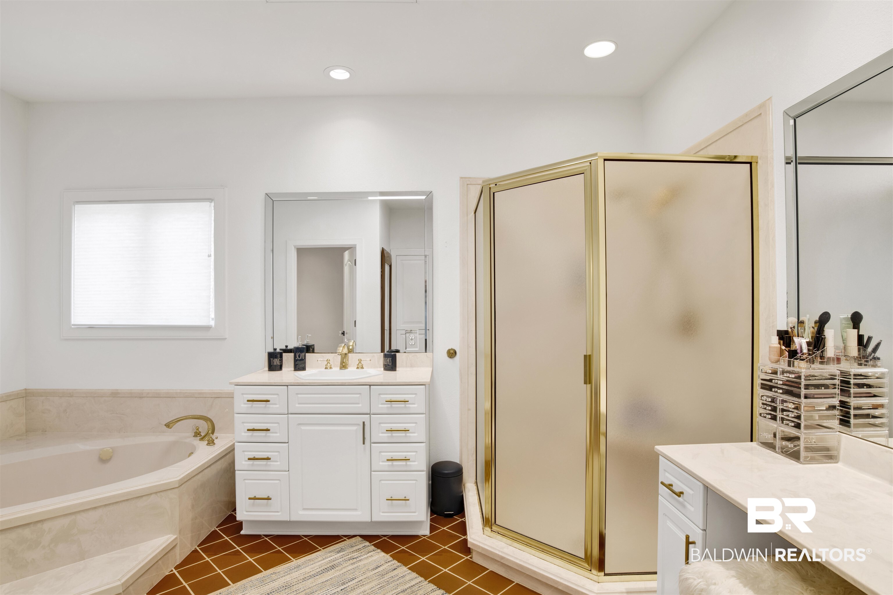 115 McIntosh Bluff Road Fairhope, AL 36532 - Photo 35 of 46 Primary bathroom
