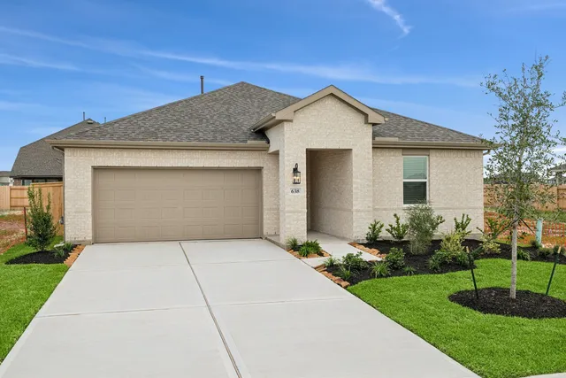 $267,200 | 638 Gaylor Manor Lane, Dayton, TX 77535