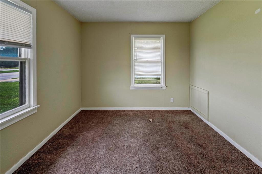 11512 Blue Ridge Boulevard Kansas City, MO 64134 - Photo 8 of 16