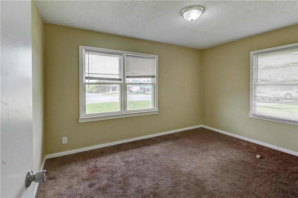 11512 Blue Ridge Boulevard Kansas City, MO 64134 - Photo 10 of 16