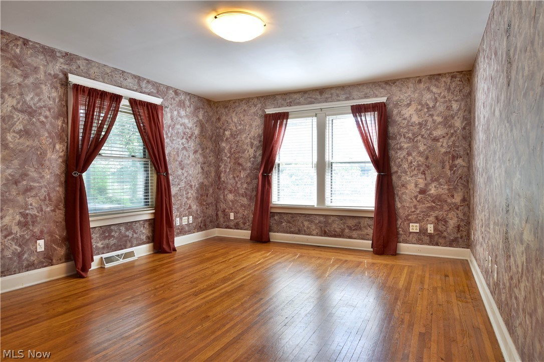 8637 Howland Springs Road Southeast Warren, OH 44484 - Photo 6 of 35 Gallery Image 6