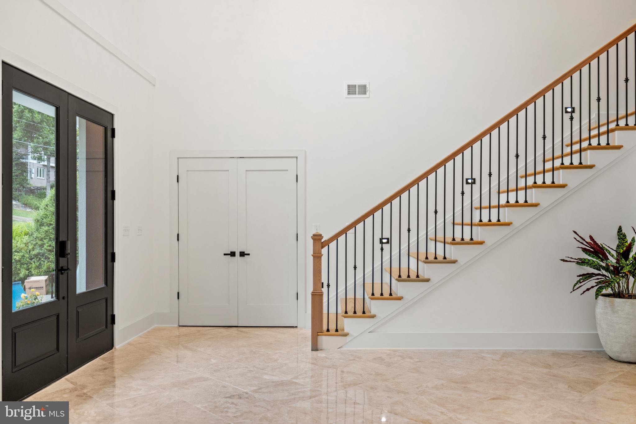 8609 Woodbrook Lane Chevy Chase, MD 20815 - Photo 4 of 49