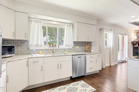 $335,000 | 101 South Arlington Drive, Lafayette, LA 70503
