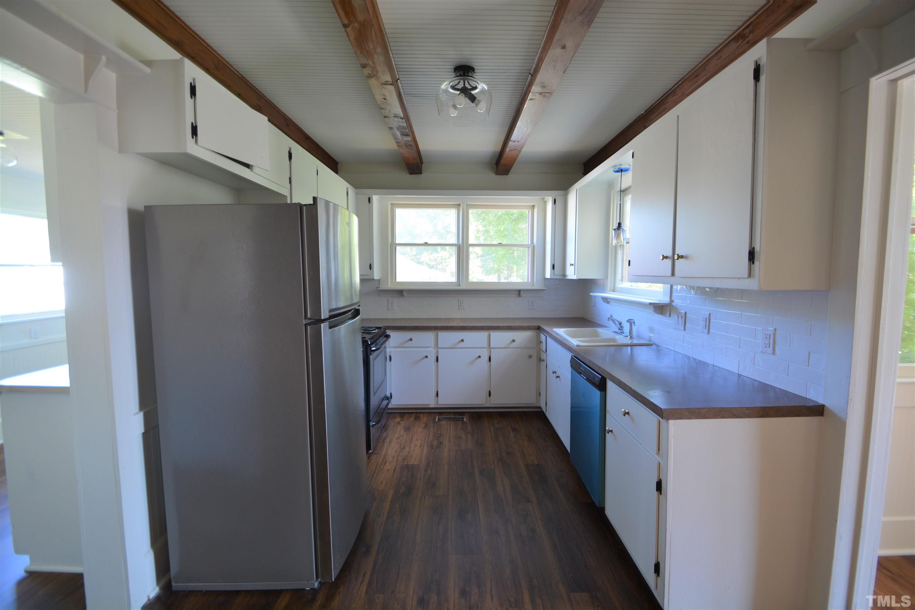 2037 Cooper Road Graham, NC 27253 - Photo 9 of 28 Gallery Image 9