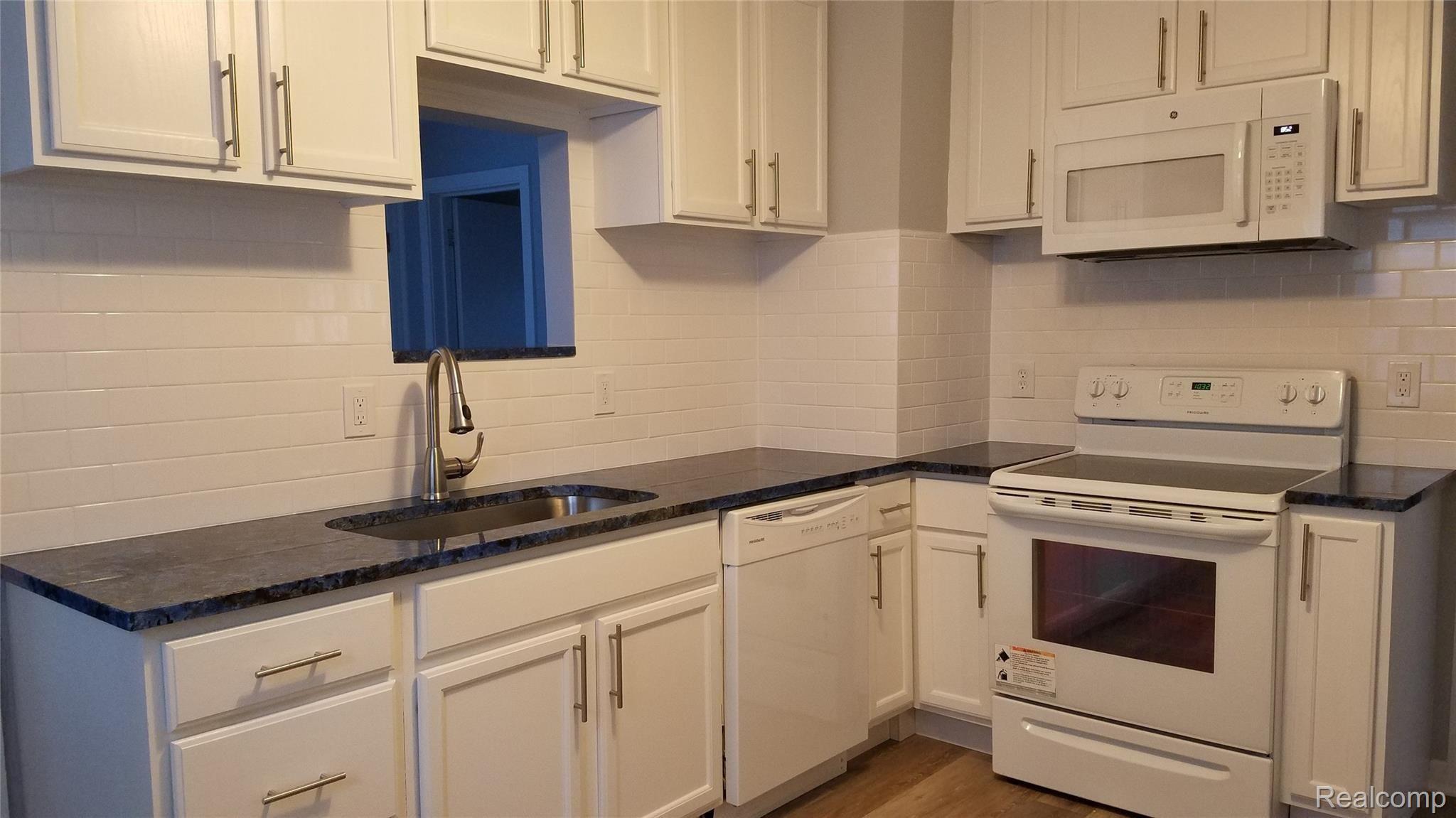 47494 Ryan Road Utica, MI 48317 - Photo 5 of 17 20191101_085345.jpg