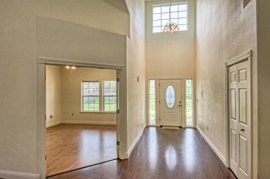 3265 Rupert Road Anderson, CA 96007 - Photo 12 of 72 Entryway