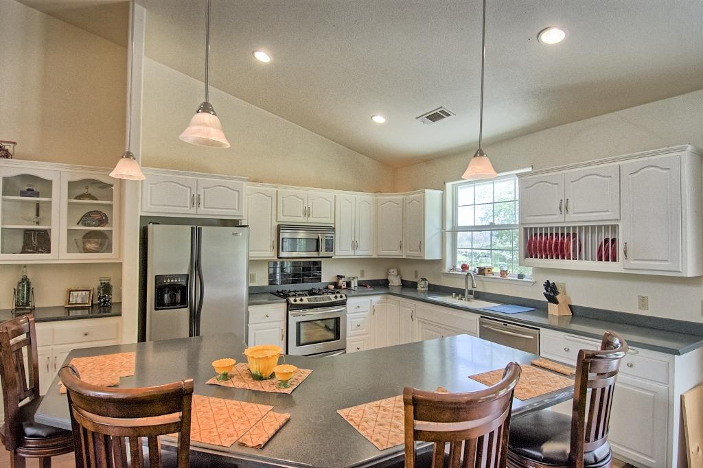 3265 Rupert Road Anderson, CA 96007 - Photo 16 of 72 Kitchen