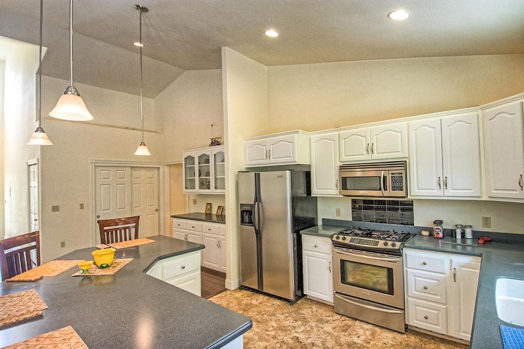 3265 Rupert Road Anderson, CA 96007 - Photo 17 of 72 Kitchen