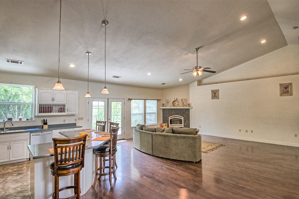 3265 Rupert Road Anderson, CA 96007 - Photo 19 of 72 Kitchen