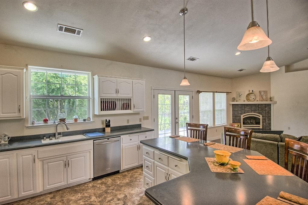3265 Rupert Road Anderson, CA 96007 - Photo 20 of 72 Kitchen