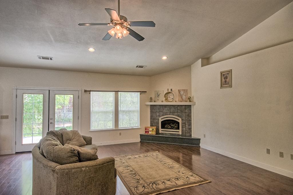 3265 Rupert Road Anderson, CA 96007 - Photo 21 of 72 Greatroom