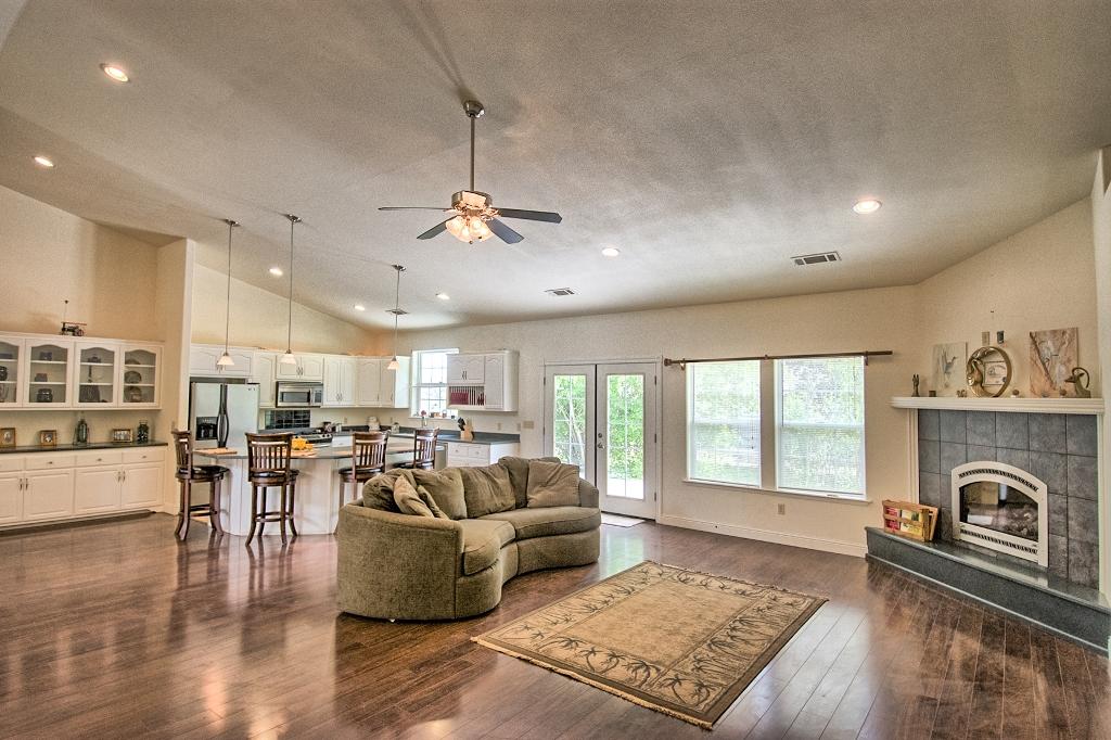 3265 Rupert Road Anderson, CA 96007 - Photo 22 of 72 Greatroom