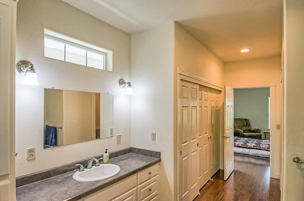 3265 Rupert Road Anderson, CA 96007 - Photo 31 of 72 Master Bath #2