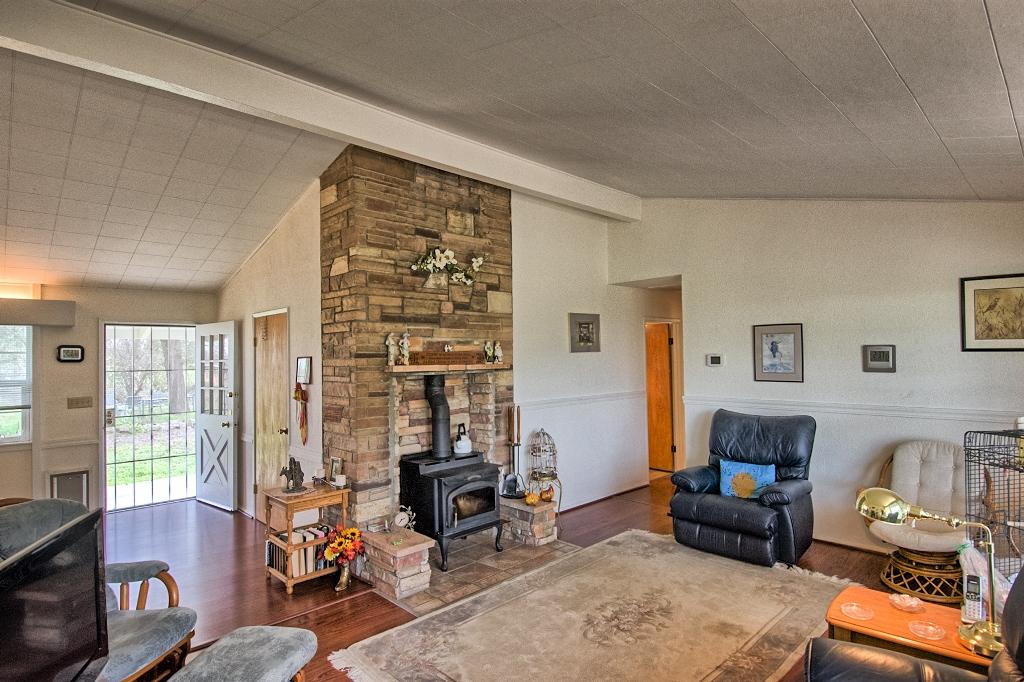 3265 Rupert Road Anderson, CA 96007 - Photo 46 of 72 Livingroom