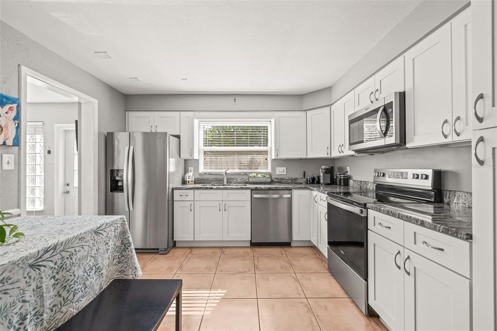 2423 Rutland Lane Clearwater, FL 33763 - Photo 17 of 68 Gallery Image 17