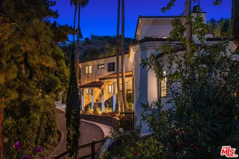 $5,950,000 | 2468 Coldwater Canyon Drive, Beverly Hills, CA 90210