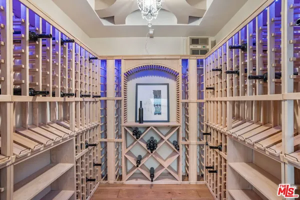 $5,950,000 | 2468 Coldwater Canyon Drive, Beverly Hills, CA 90210