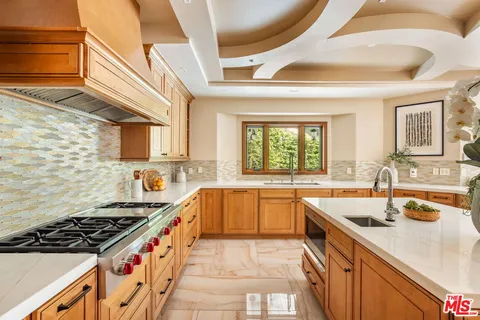 $5,950,000 | 2468 Coldwater Canyon Drive, Beverly Hills, CA 90210