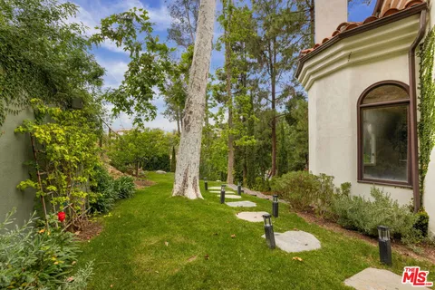 $5,950,000 | 2468 Coldwater Canyon Drive, Beverly Hills, CA 90210