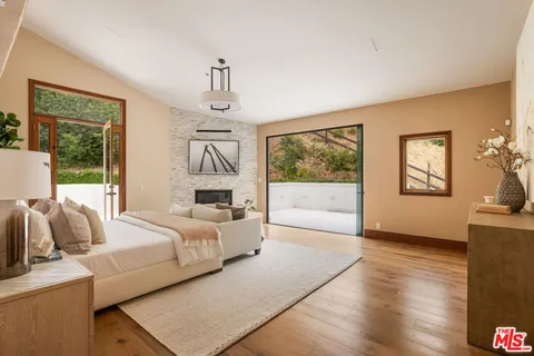 $5,950,000 | 2468 Coldwater Canyon Drive, Beverly Hills, CA 90210