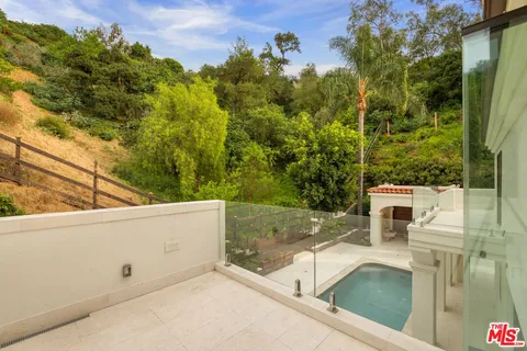 $5,950,000 | 2468 Coldwater Canyon Drive, Beverly Hills, CA 90210
