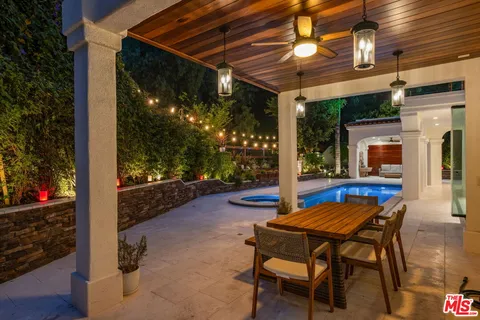 $5,950,000 | 2468 Coldwater Canyon Drive, Beverly Hills, CA 90210