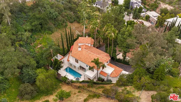$5,950,000 | 2468 Coldwater Canyon Drive, Beverly Hills, CA 90210
