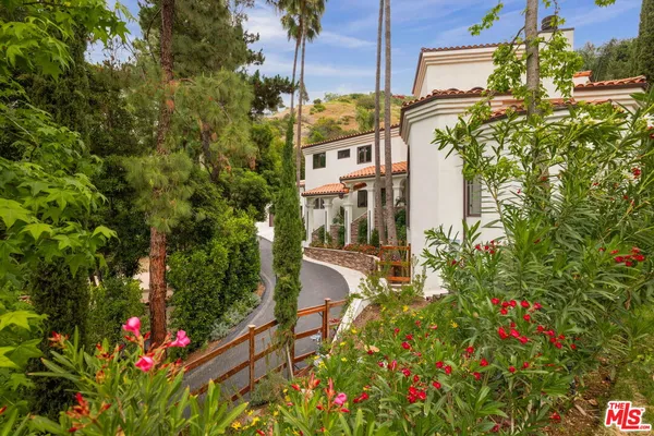 $5,950,000 | 2468 Coldwater Canyon Drive, Beverly Hills, CA 90210