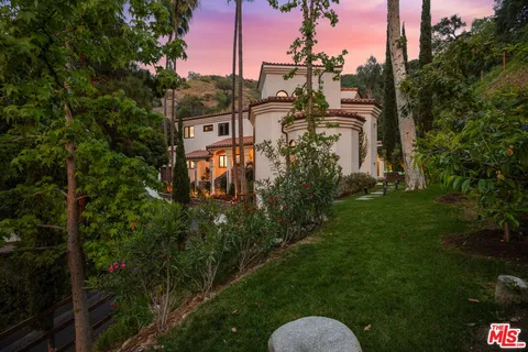 $5,950,000 | 2468 Coldwater Canyon Drive, Beverly Hills, CA 90210