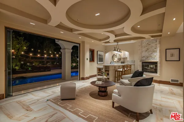 $5,950,000 | 2468 Coldwater Canyon Drive, Beverly Hills, CA 90210